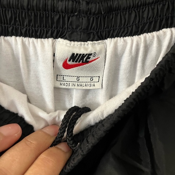 Nike Vintage 90s Track Pants Black Parachute Joggers Men’s L Y2K Retro - Picture 4 of 14